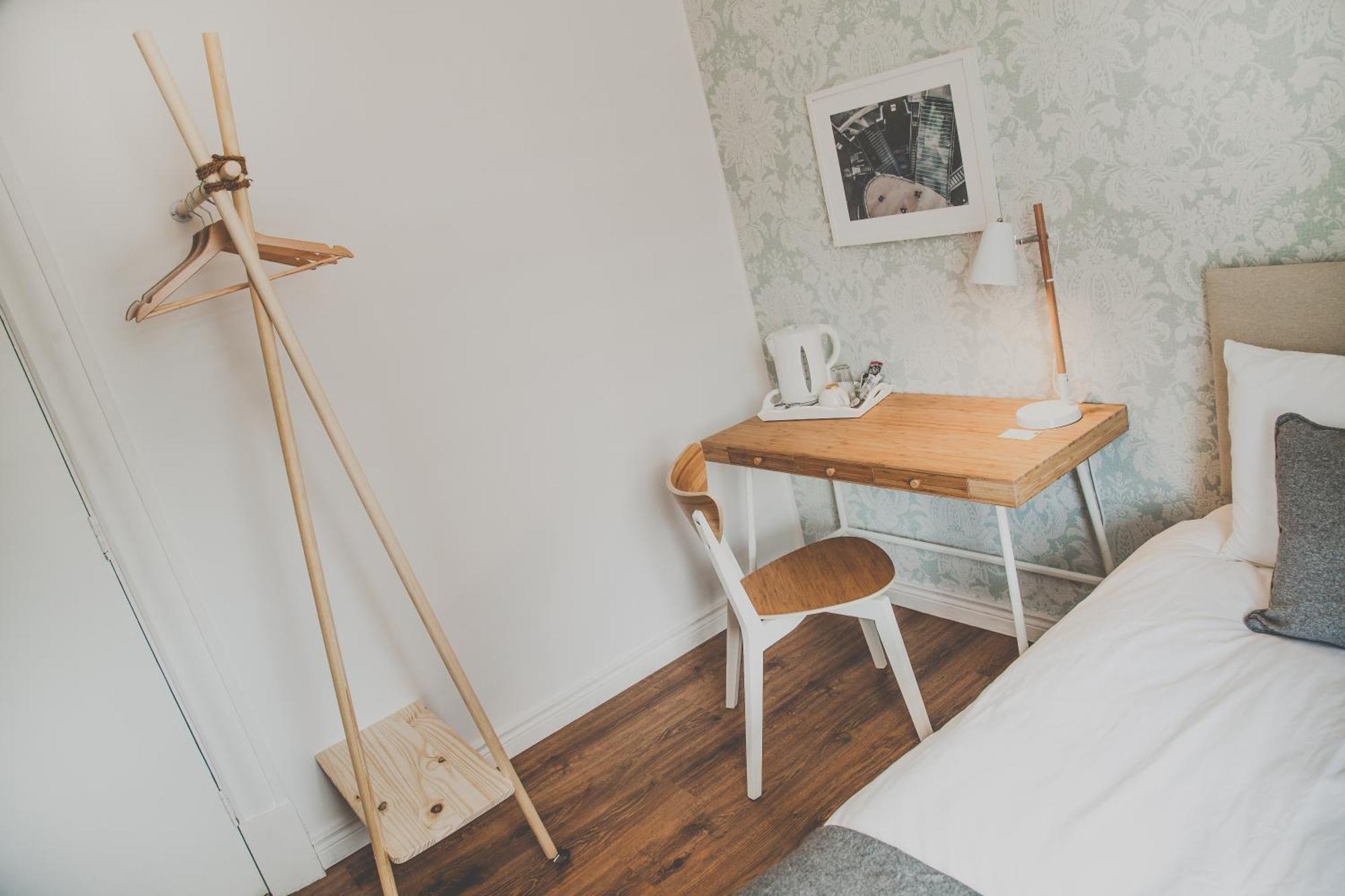 Antique House B&B Portrush Bagian luar foto