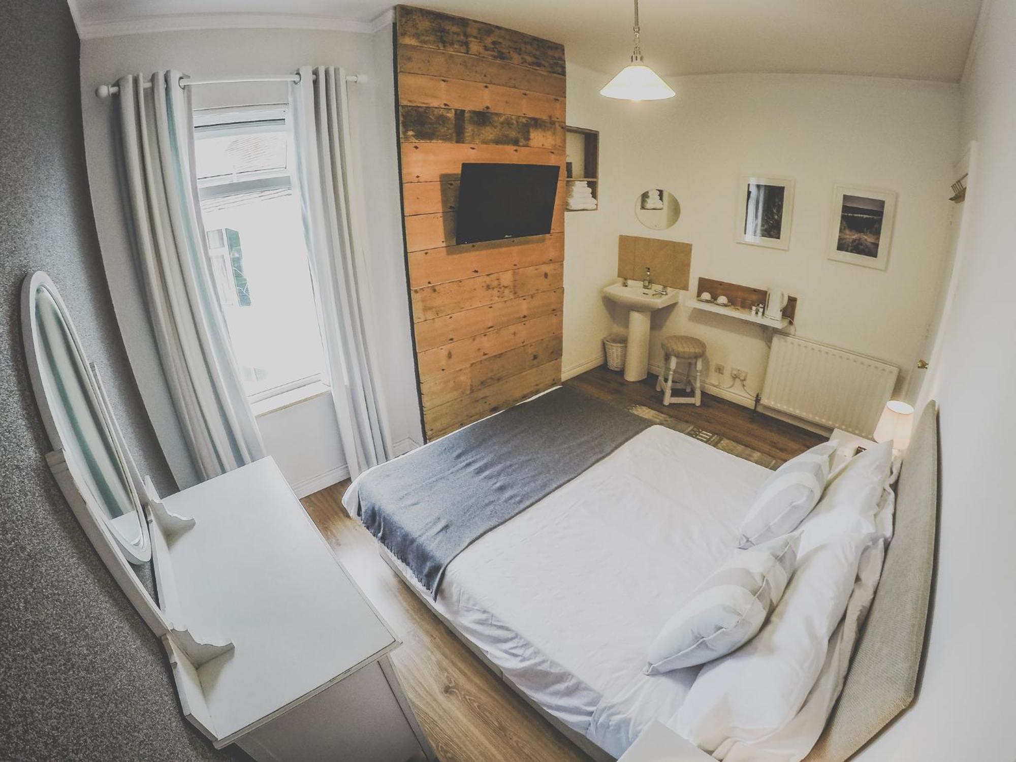 Antique House B&B Portrush Bagian luar foto