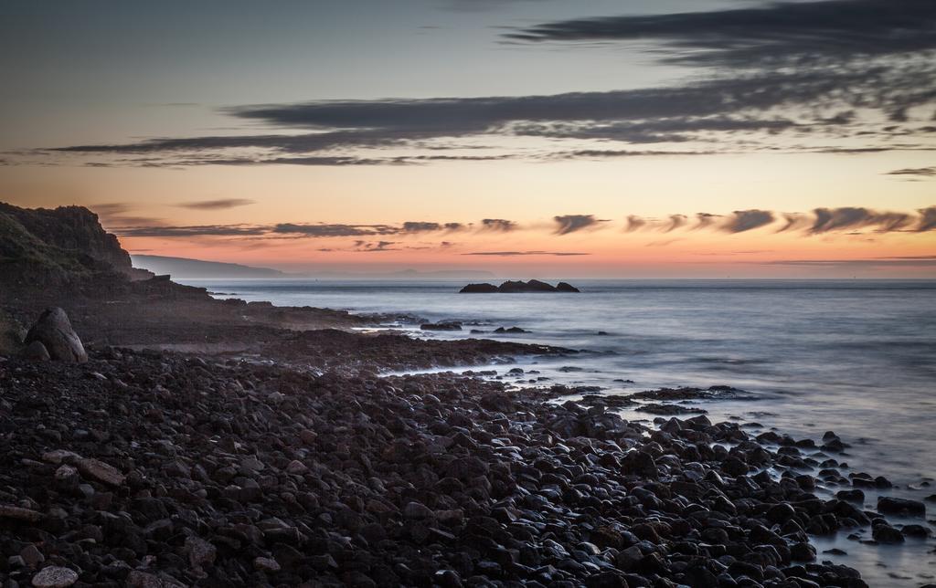 Antique House B&B Portrush Bagian luar foto